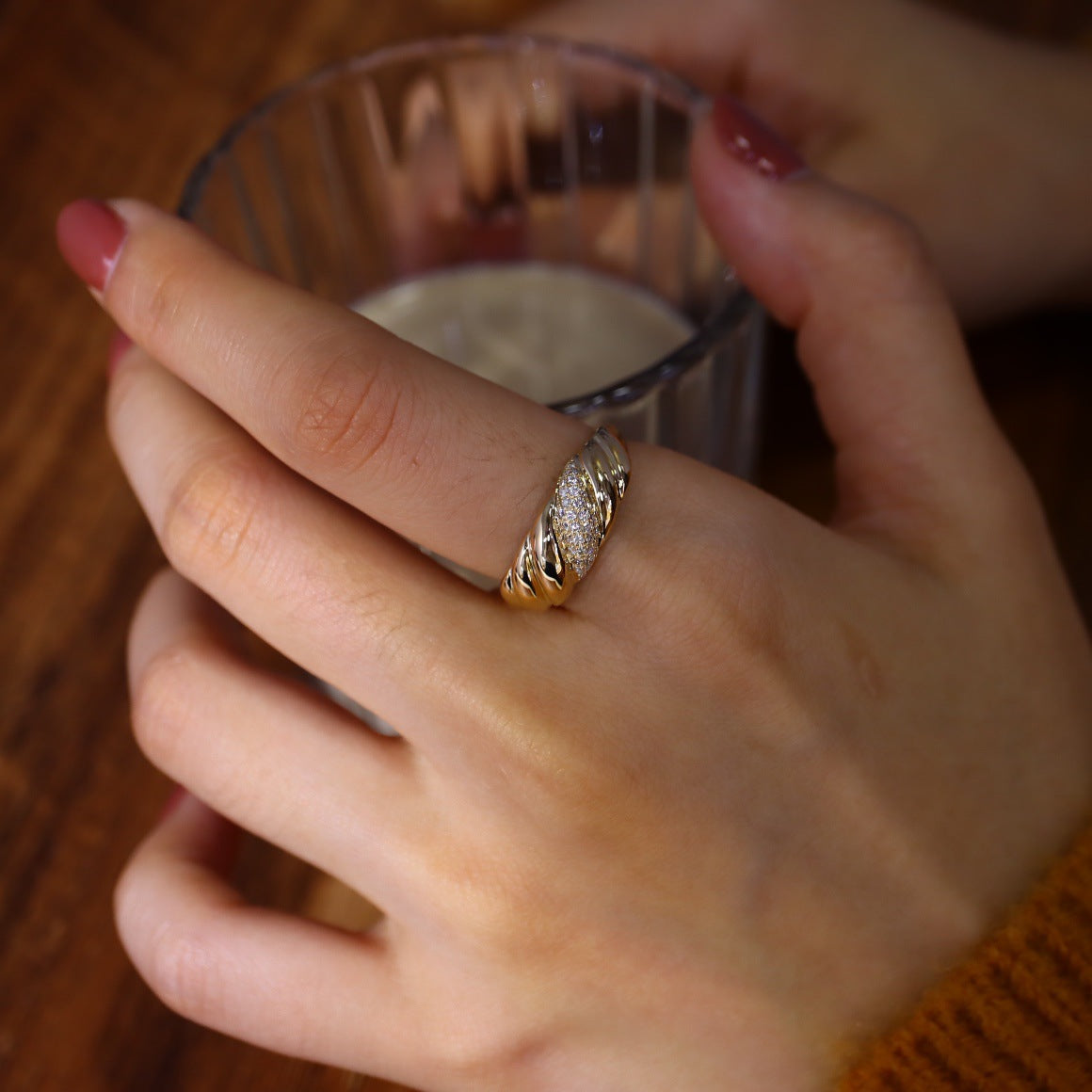 Croissant Dôme Pavé Ring