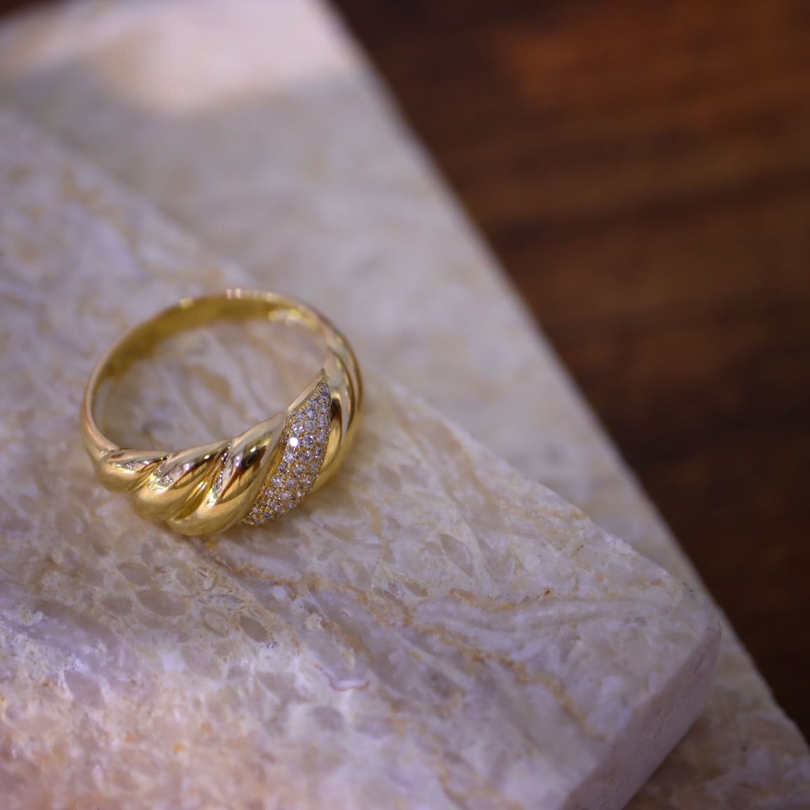 Croissant Dôme Pavé Ring