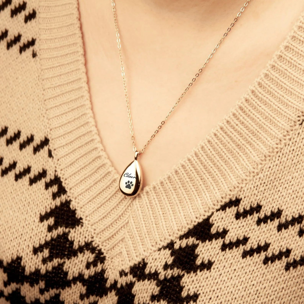 Personalized Pet Portrait Droplet Shaped Cremation Urn Necklace With Engraved Text Cremation Jewelry Memorial Keepsake Gift for Pet Lover